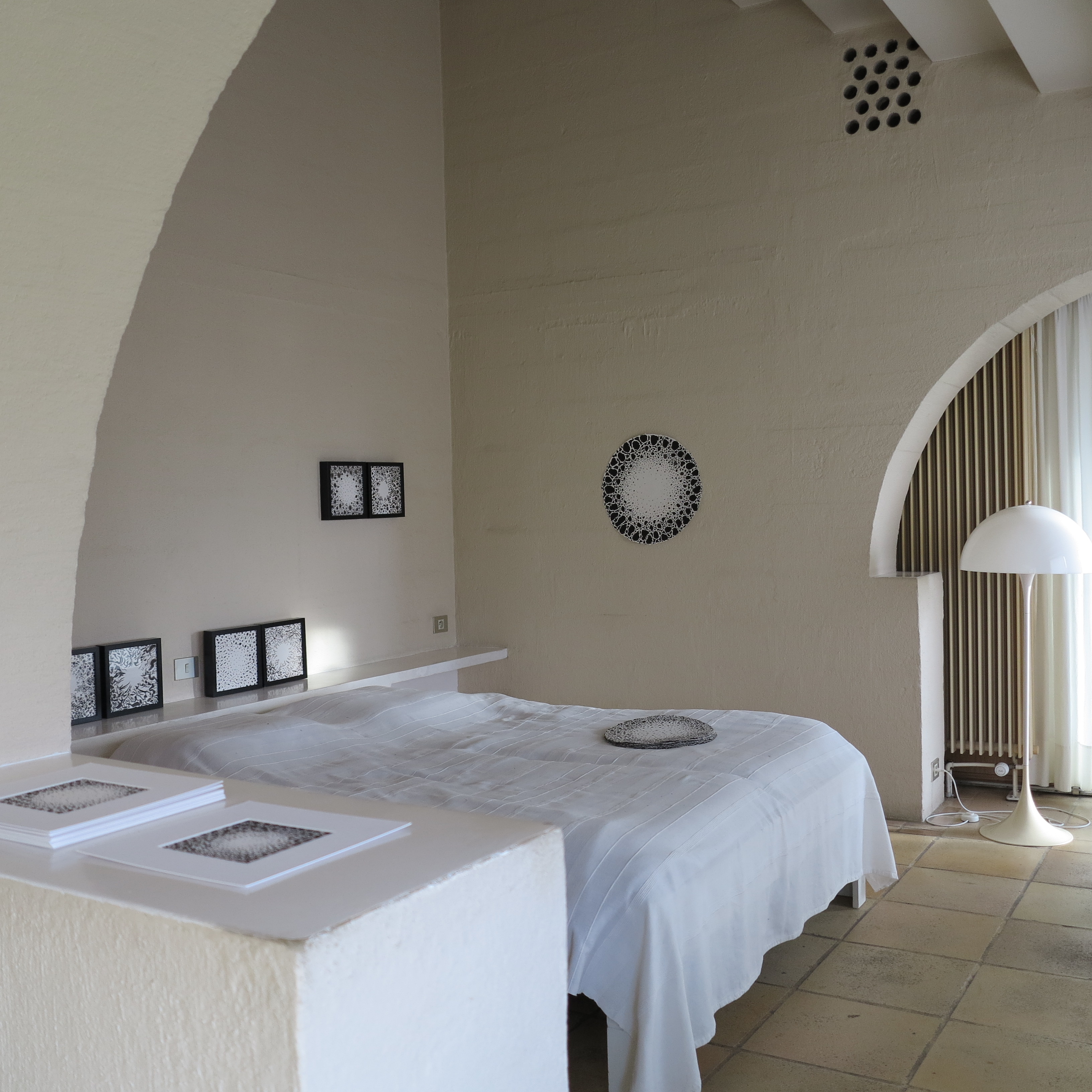 hoologrammes – hoo Encre de Chine sur papier cuve Maison de Claude Strebelle, architecte